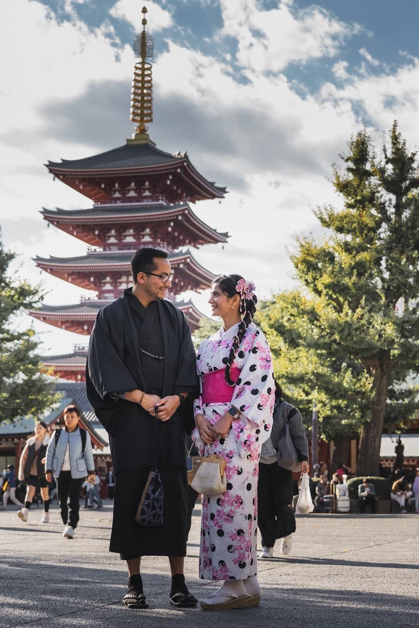 Pallavi & Prayash in front of Pagoda at Asakusa