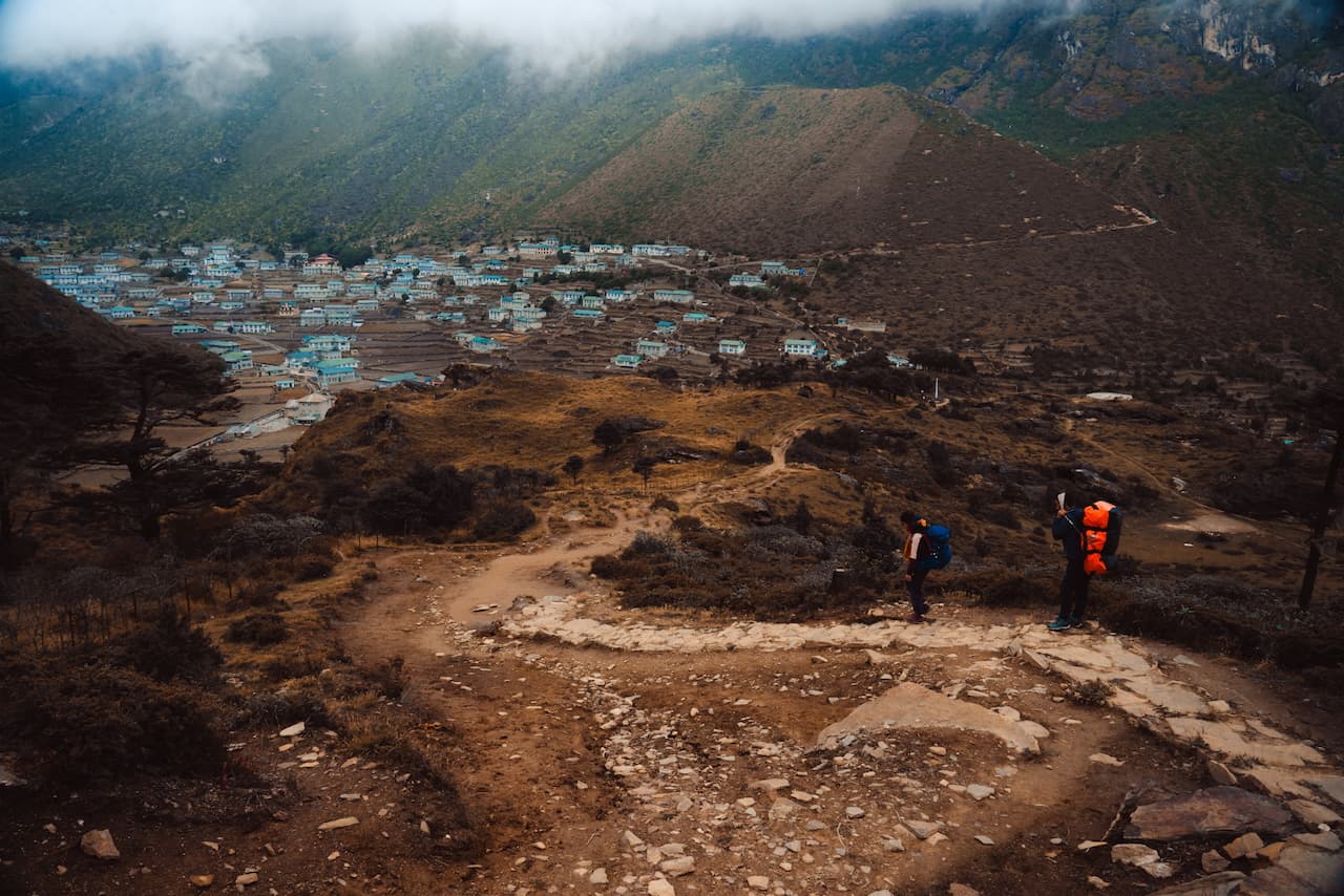 Khumjung
Approach