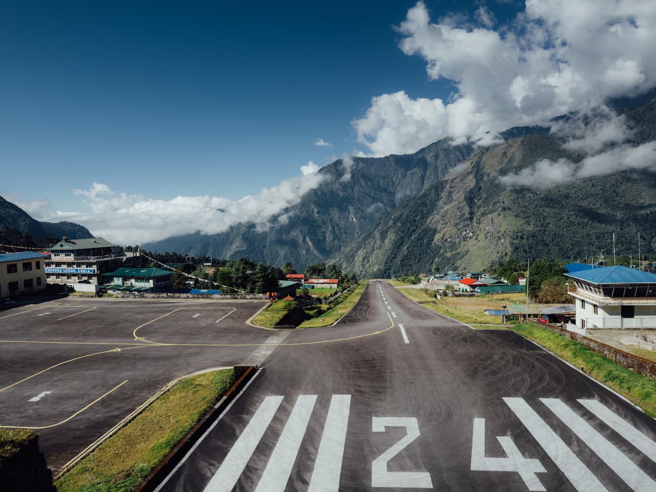 Lukla
Runway